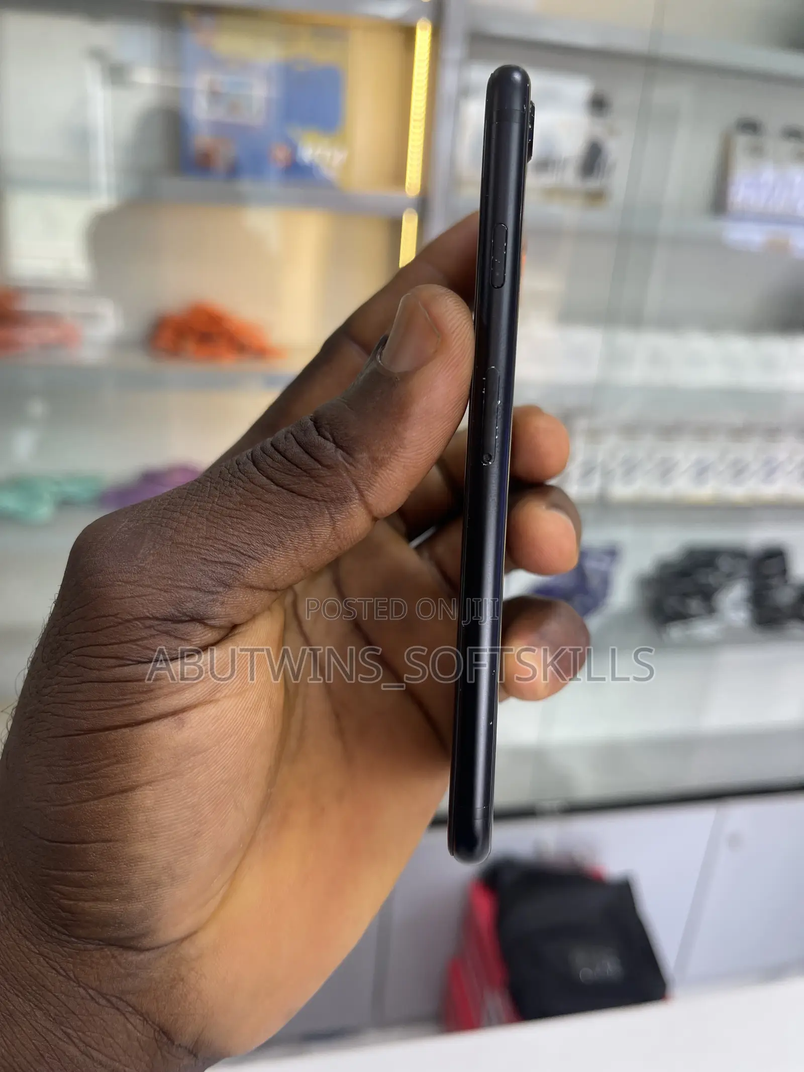Apple iPhone SE (2022) 64 GB Black