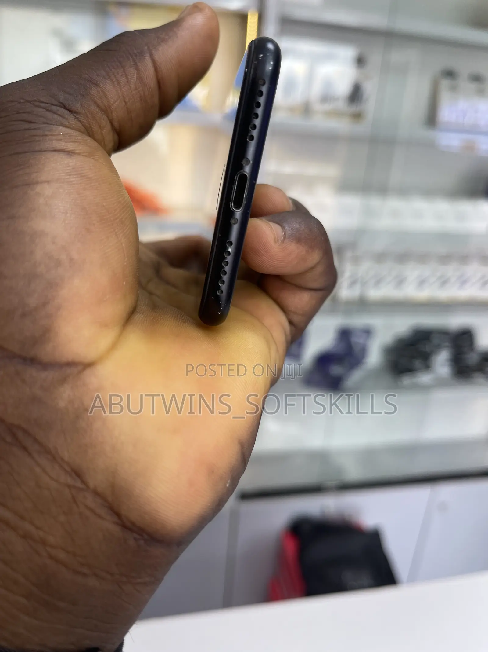 Apple iPhone SE (2022) 64 GB Black