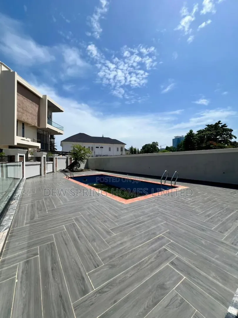 5bdrm Villa in Ikoyi for sale