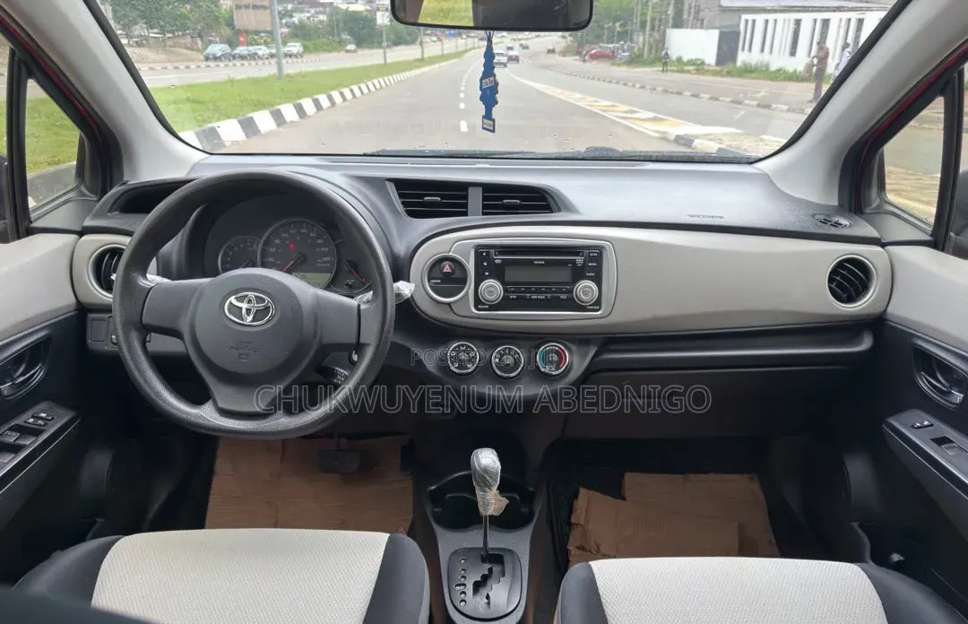 Toyota Yaris 2013 Red