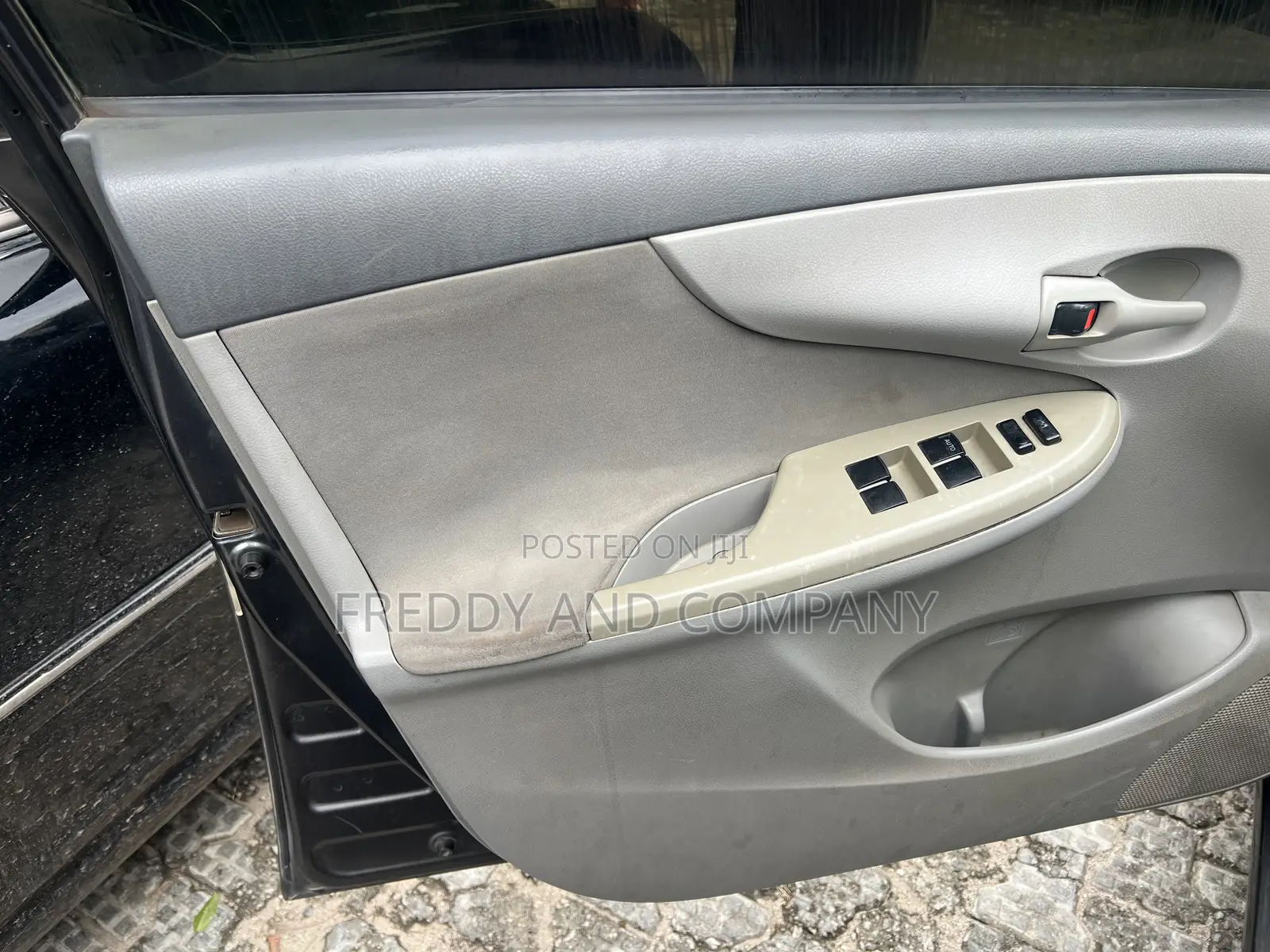 Toyota Corolla LE 4dr Sedan (1.8L 4 cyl 4A) 2009 Gray