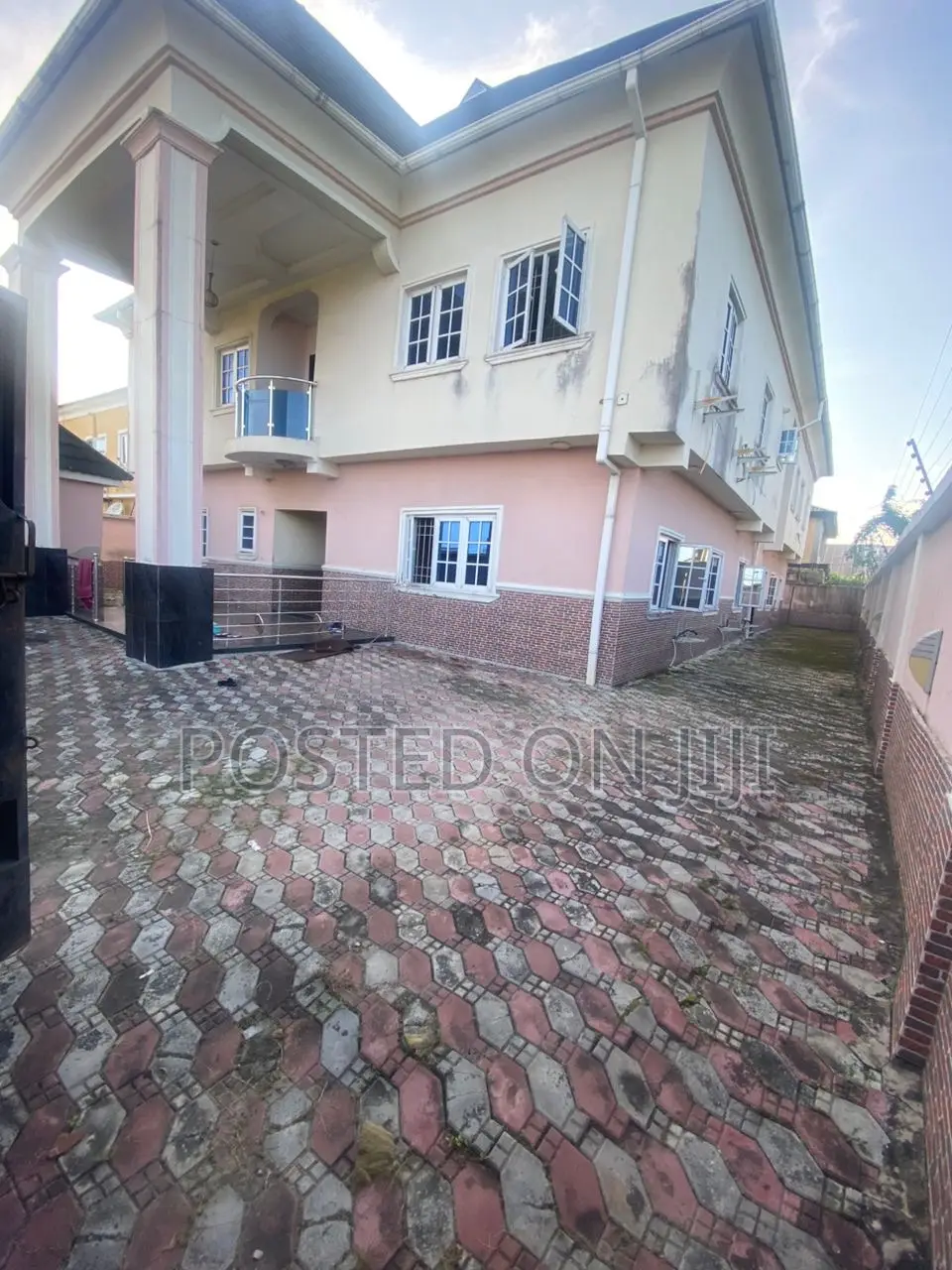 4bdrm Duplex in Ajah Signboard Ajah, Lekki Phase 2 for sale
