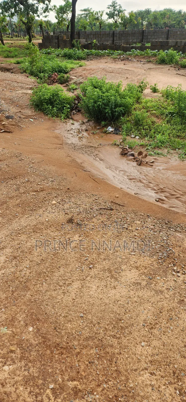 Distress Residential Land for Sale in Lifecamp