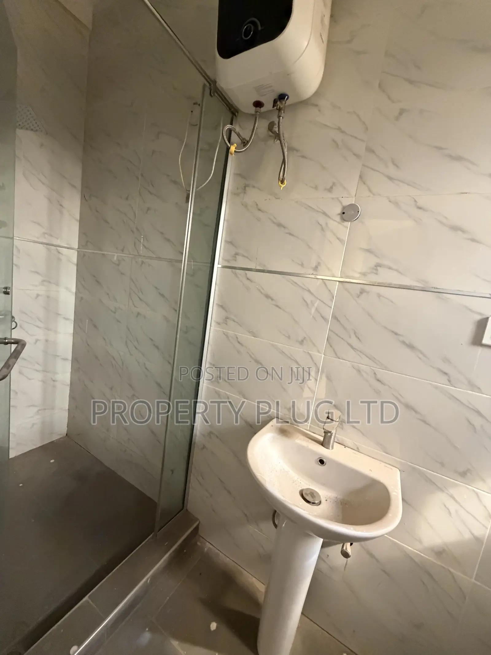 4bdrm Duplex in Idu for rent