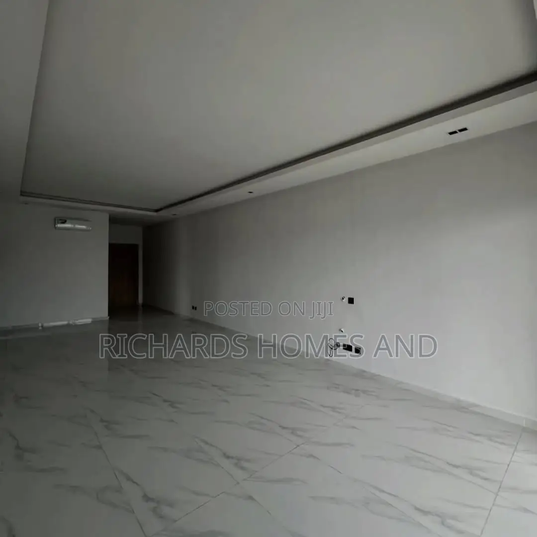 3bdrm Apartment in Kofo Abayomi for rent