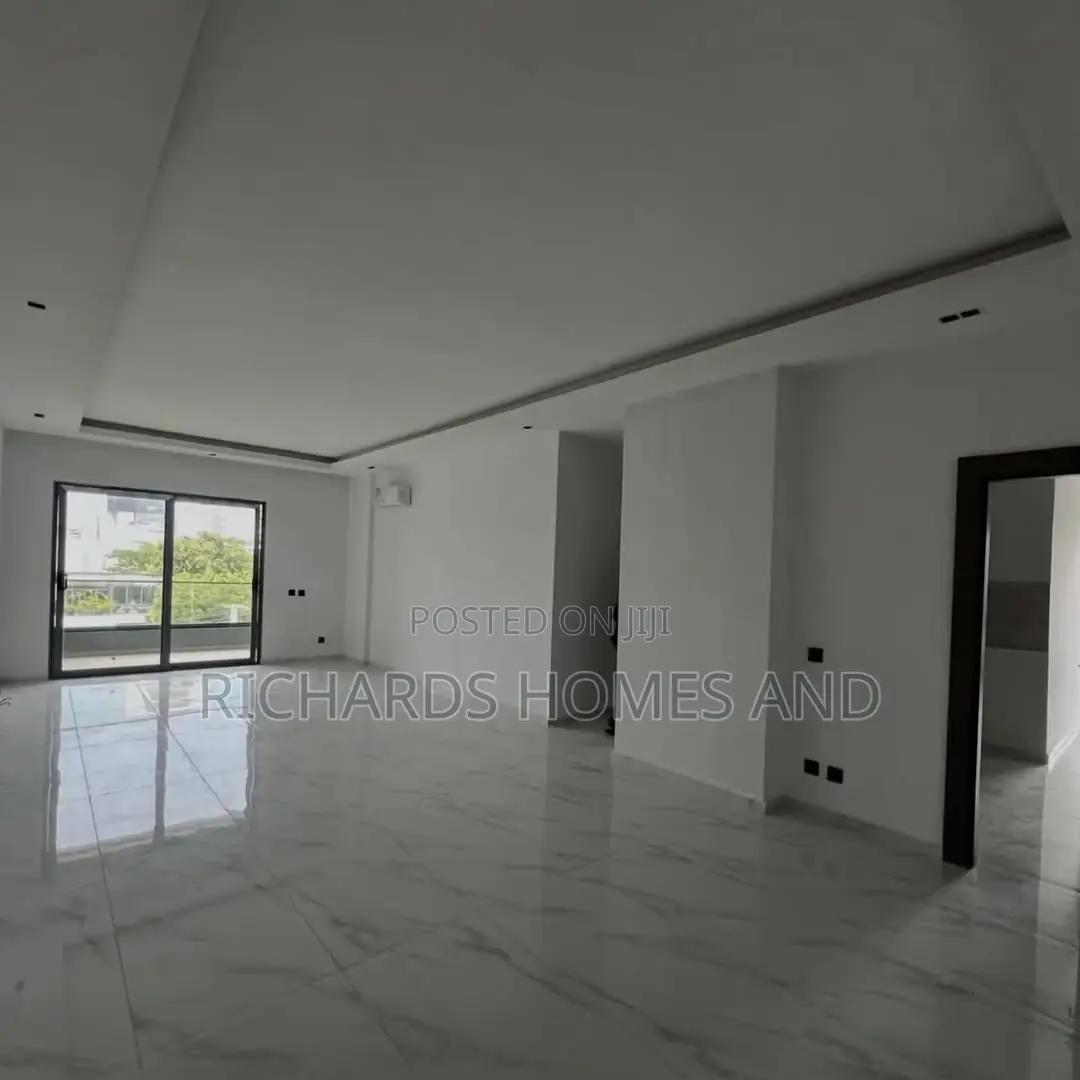 3bdrm Apartment in Kofo Abayomi for rent