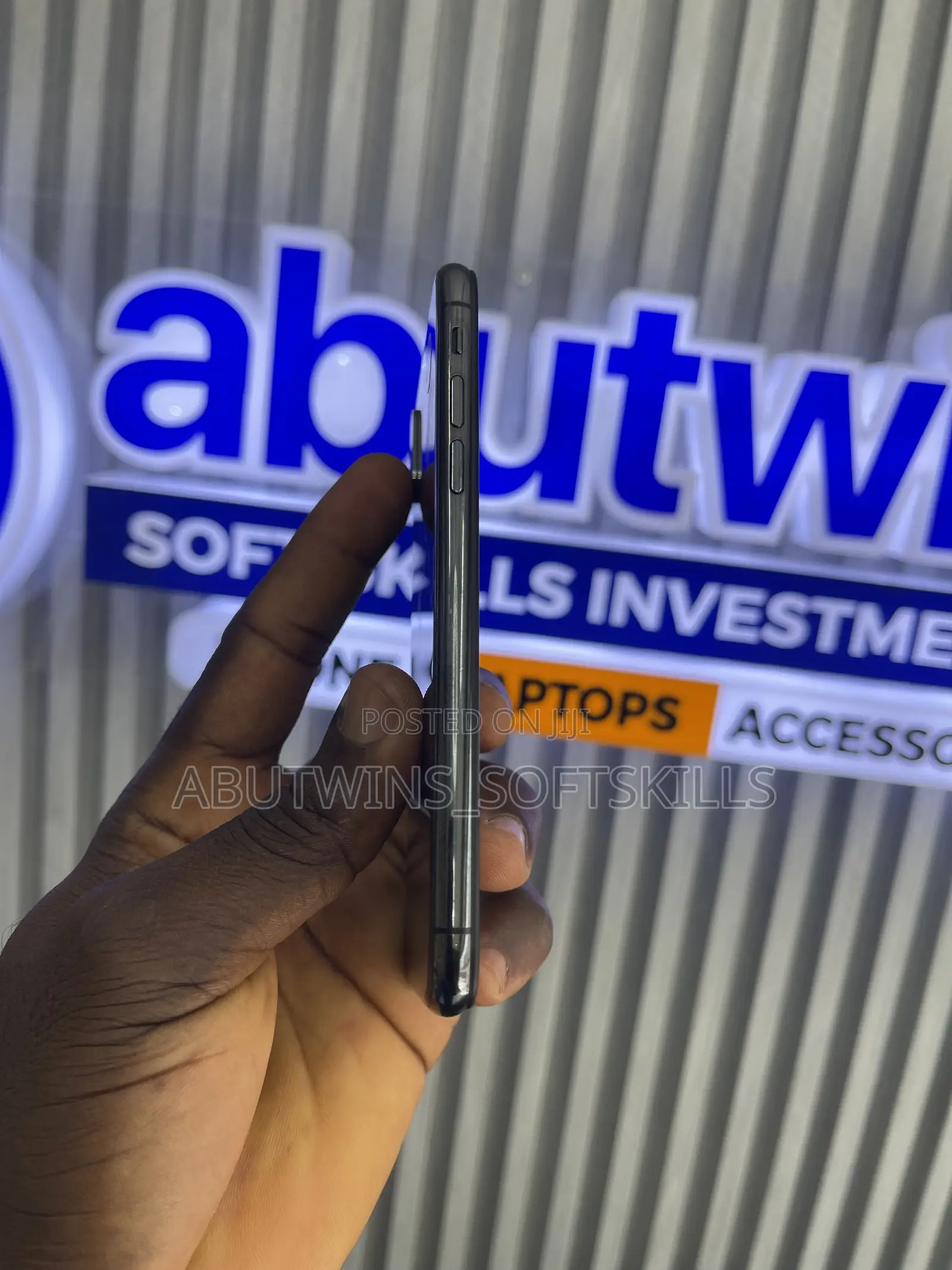 Apple iPhone X 64 GB Black