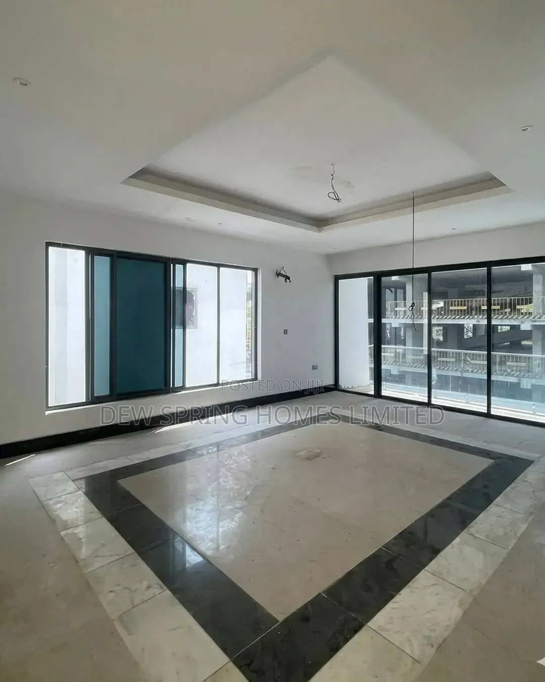 5bdrm Duplex in Banana Island for sale