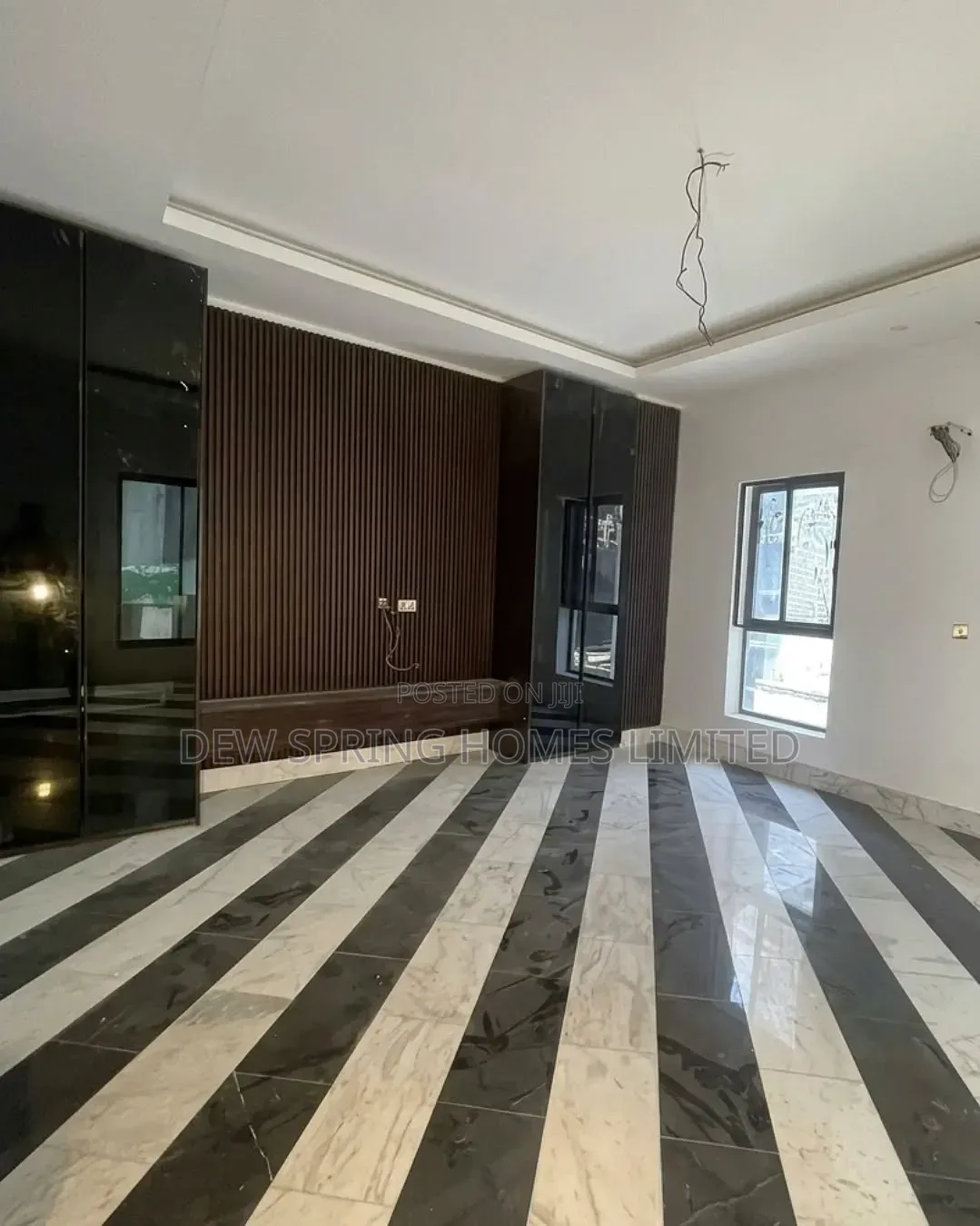 5bdrm Duplex in Banana Island for sale