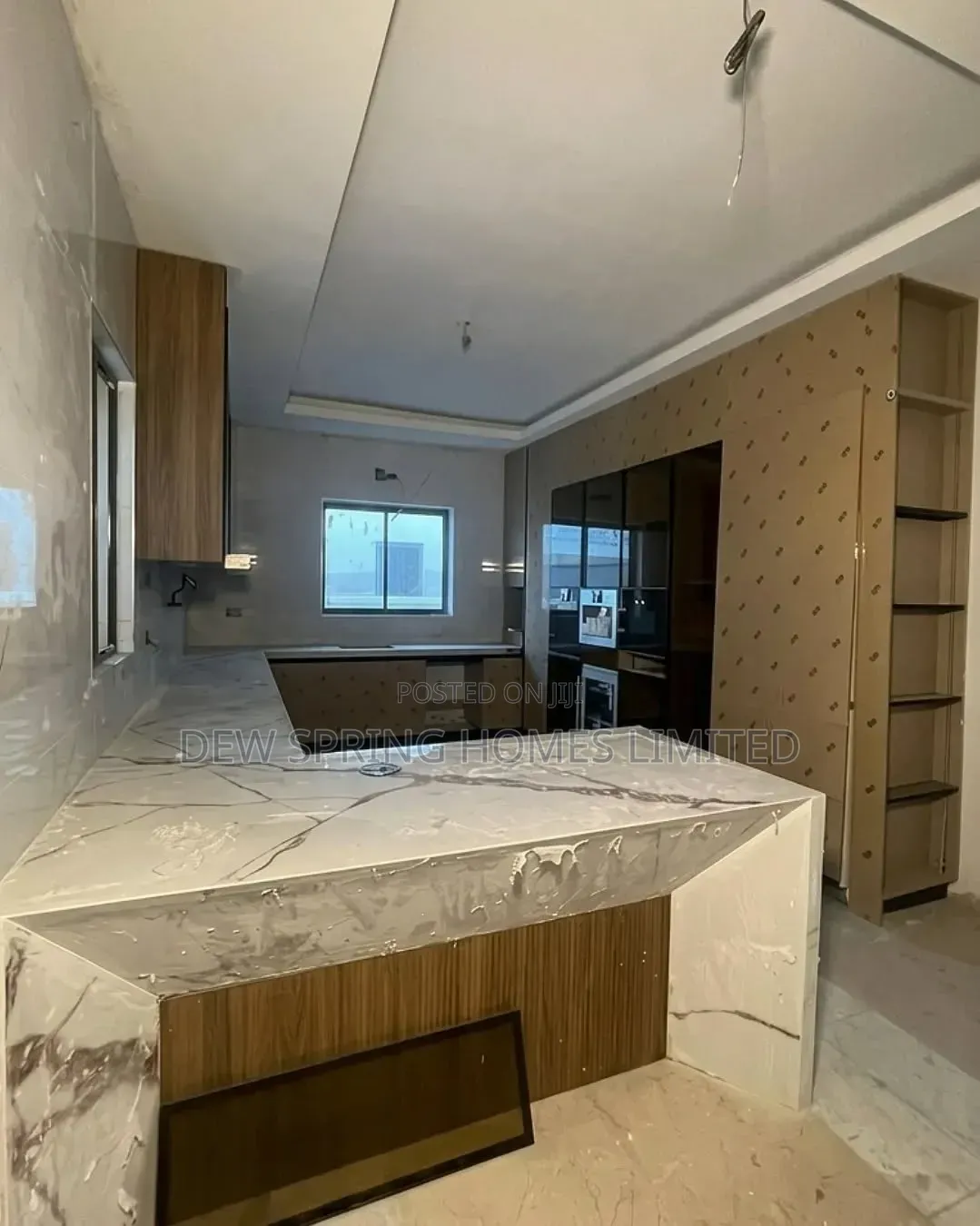 5bdrm Duplex in Banana Island for sale