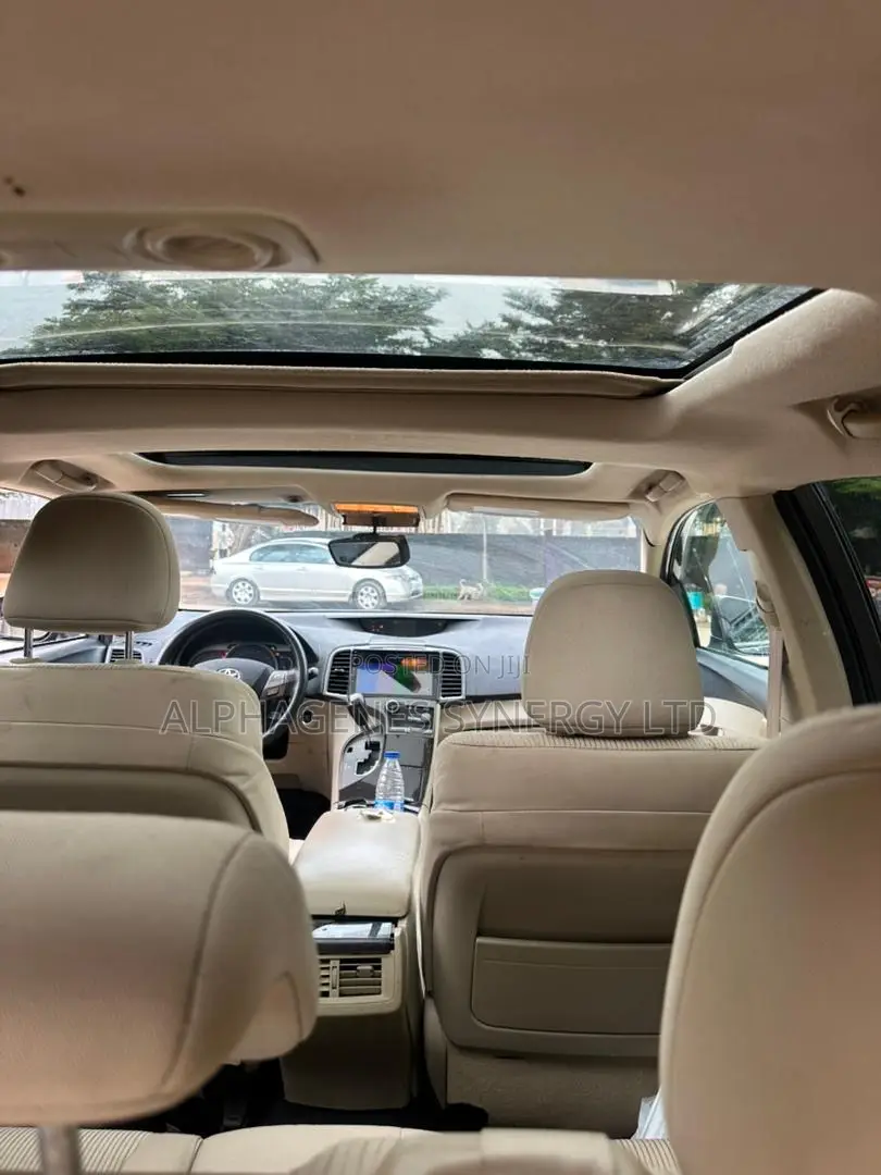 Toyota Venza V6 2011 Gray