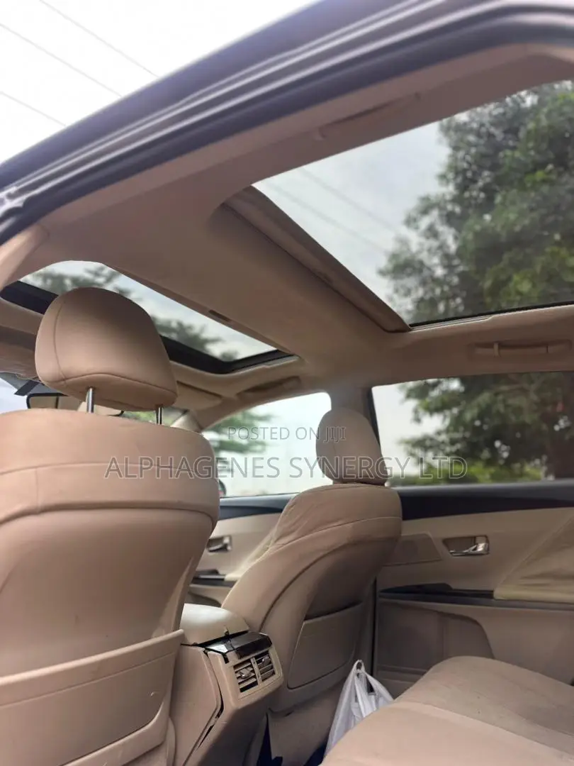 Toyota Venza V6 2011 Gray