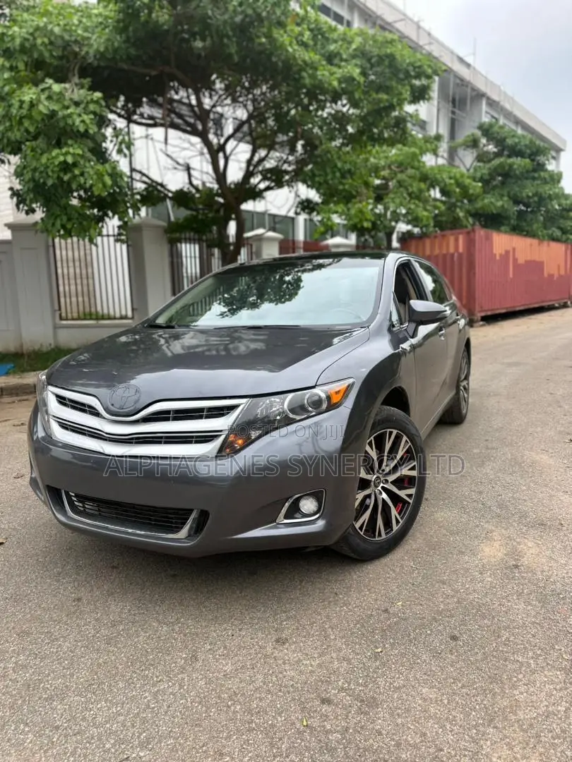Toyota Venza V6 2011 Gray