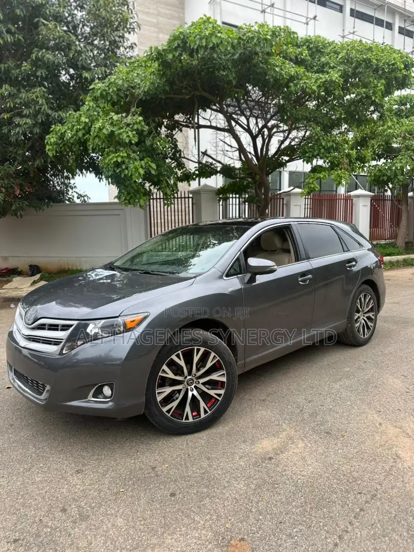 Toyota Venza V6 2011 Gray