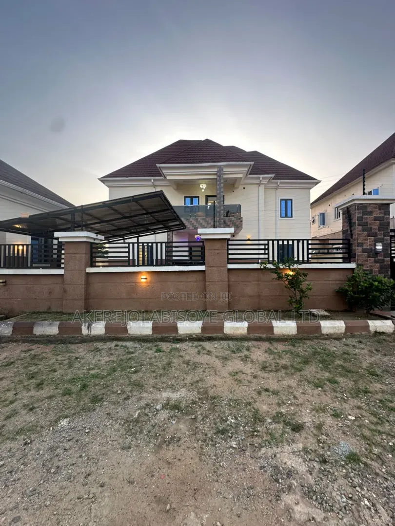 5bdrm Duplex in In An Estate, Life Camp for sale