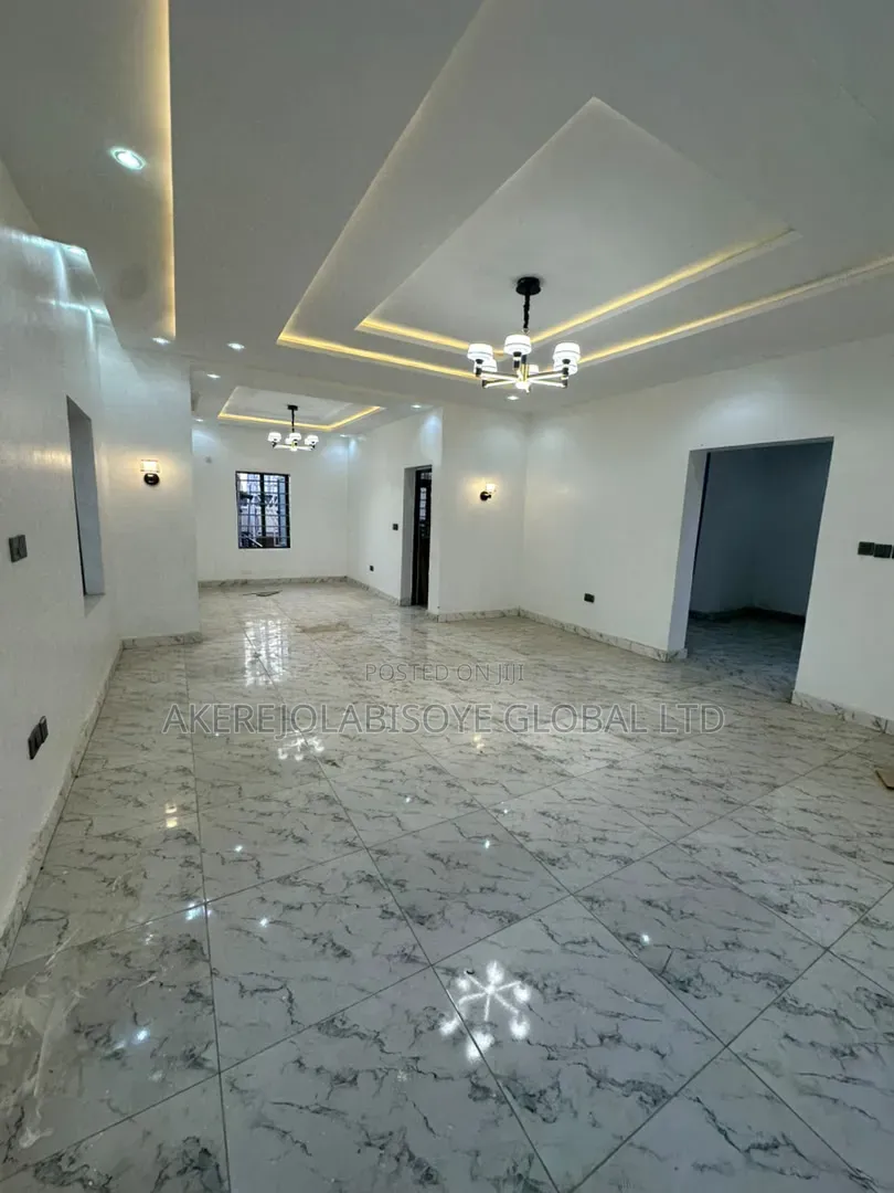 5bdrm Duplex in In An Estate, Life Camp for sale