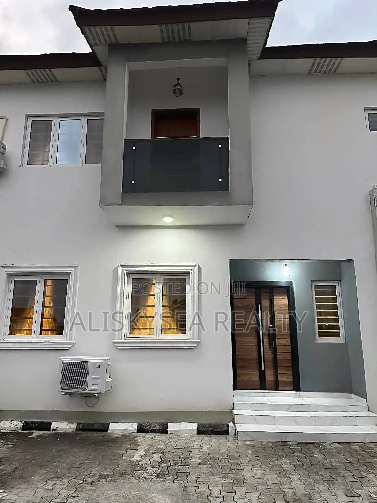 3bedroom Duplex Shortlet in Awoyaya