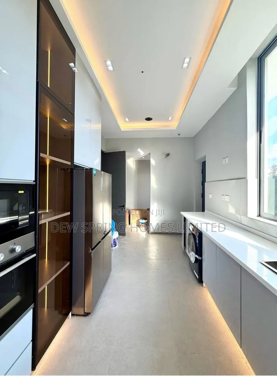 5bdrm Duplex in Ikoyi for sale