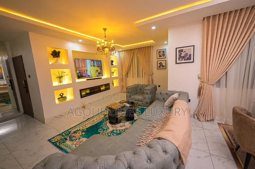 Executive Sanctuary: Ultra-Luxury 3-Bedroom Apartment in Old Gra.
