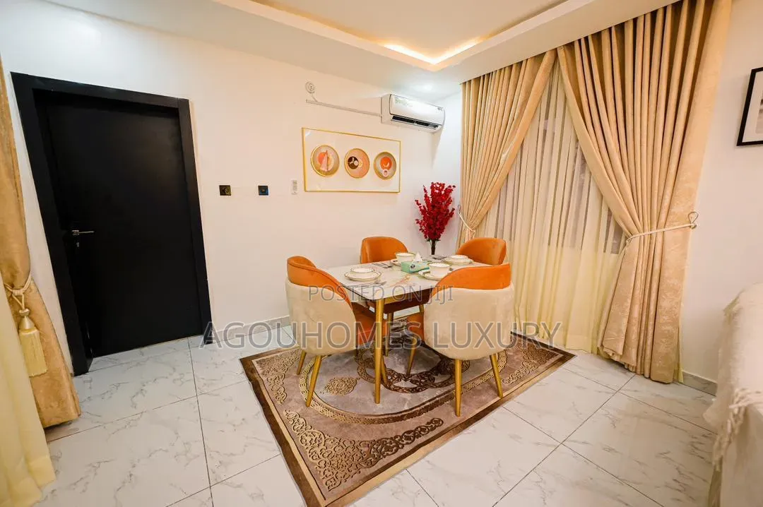 Executive Sanctuary: Ultra-Luxury 3-Bedroom Apartment in Old Gra.