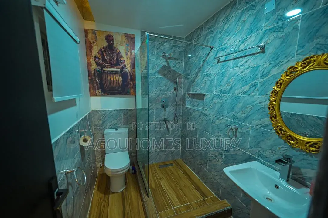 Executive Sanctuary: Ultra-Luxury 3-Bedroom Apartment in Old Gra.