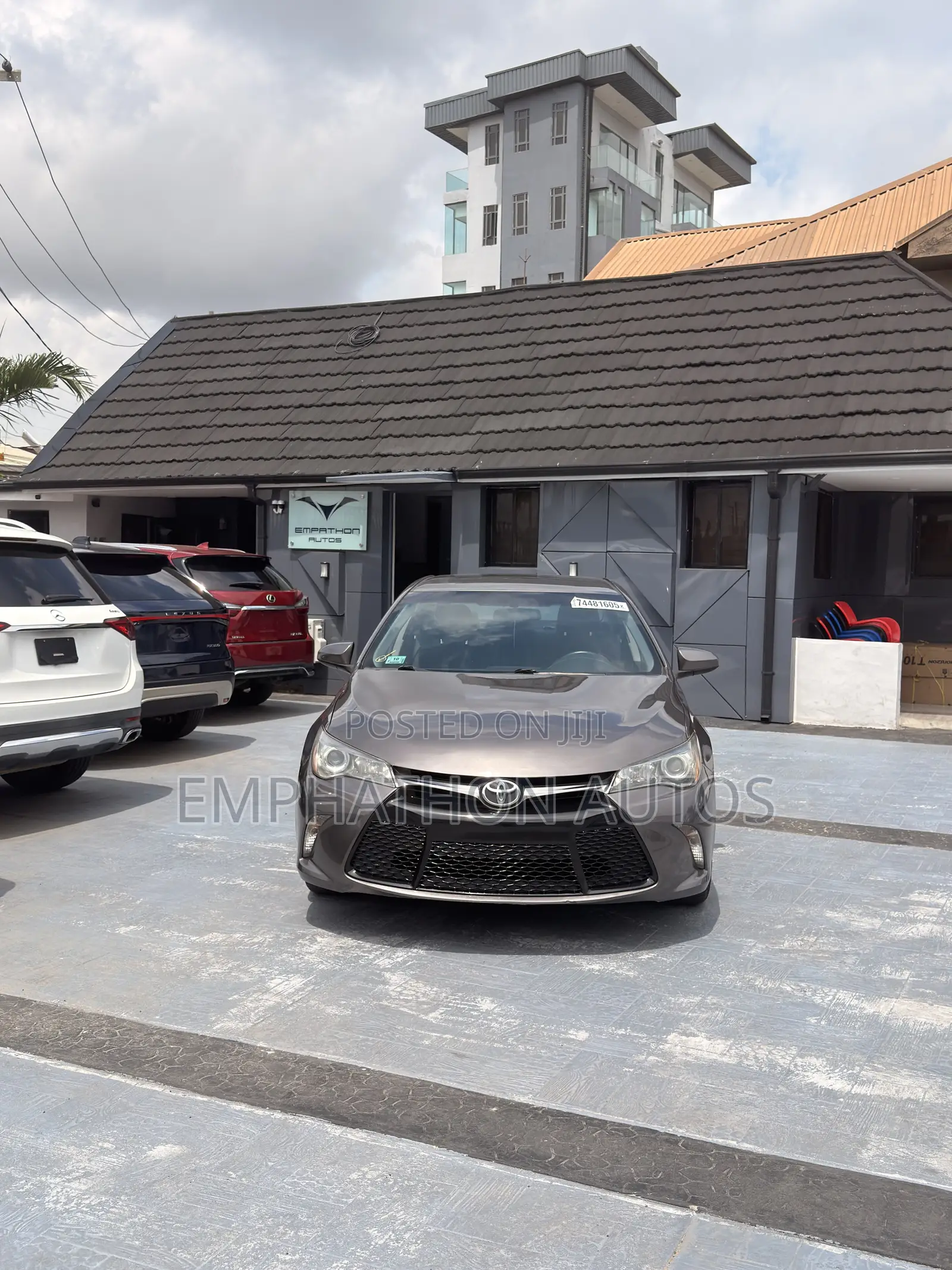 Toyota Camry SE 4dr Sedan (2.5L 4cyl 6A) 2016 Gray