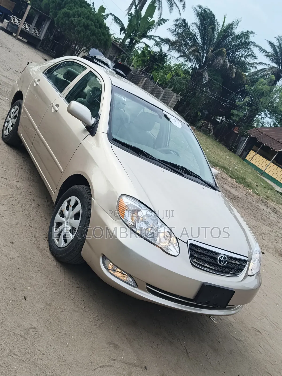 Toyota Corolla LE 2005 Gold