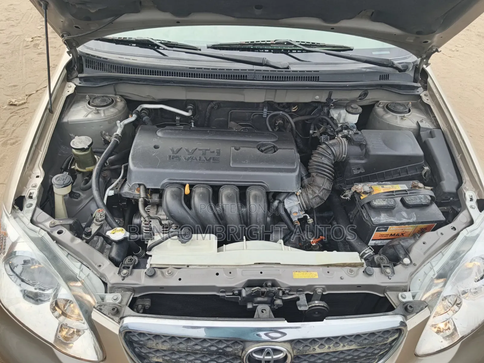 Toyota Corolla LE 2005 Gold