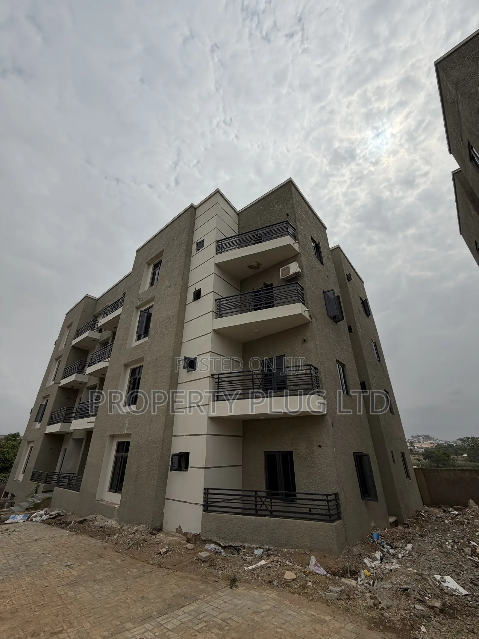 3bdrm Apartment in Idu for sale