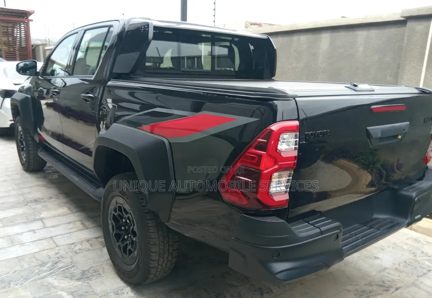 New Toyota Hilux 2025 Black