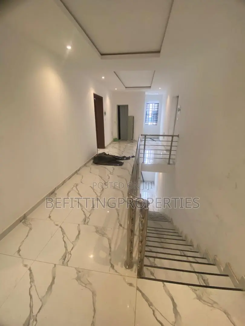4bdrm Duplex in Ikeja for sale