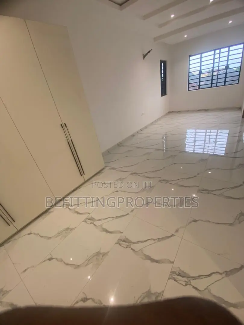 4bdrm Duplex in Ikeja for sale