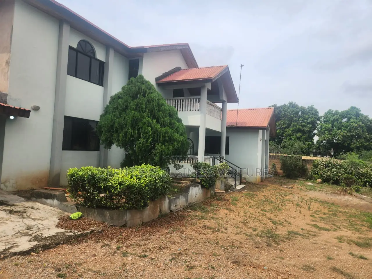 5bdrm Duplex in Agodi Gra for sale