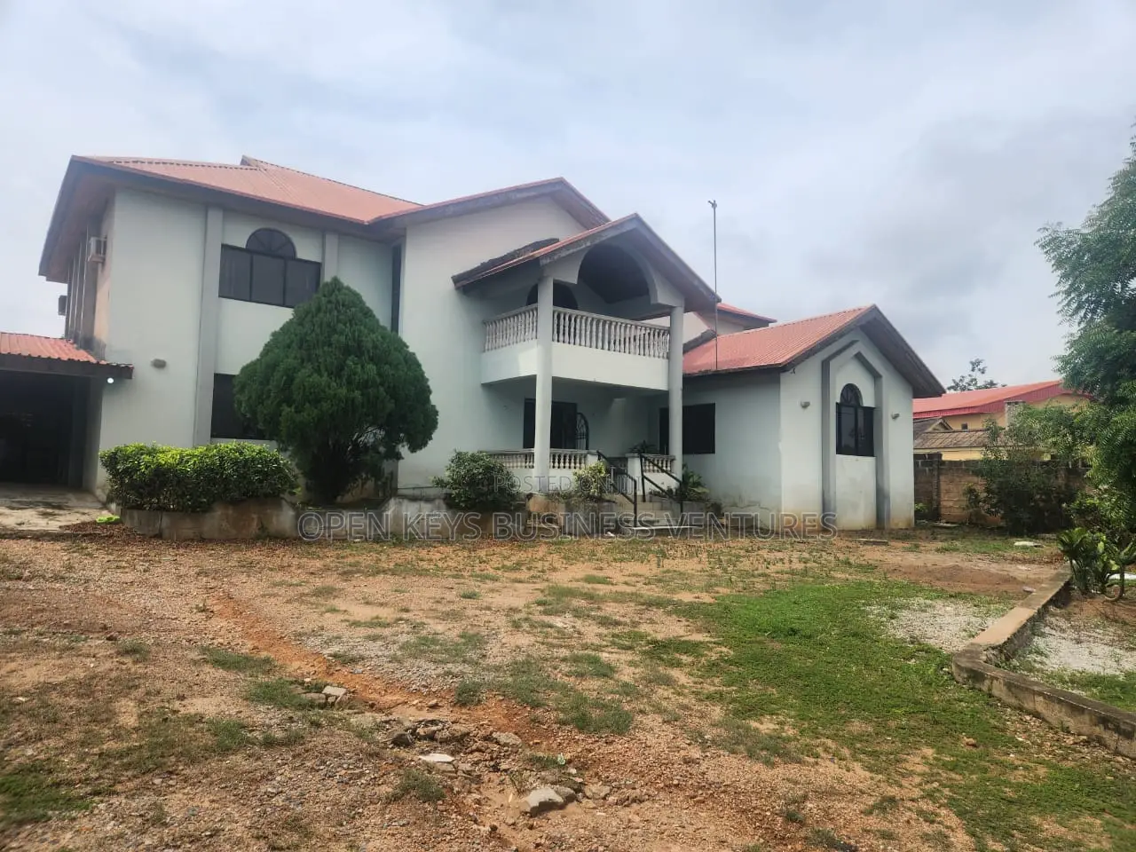 5bdrm Duplex in Agodi Gra for sale