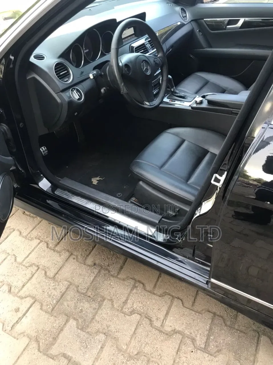 Mercedes-Benz C300 2014 Black