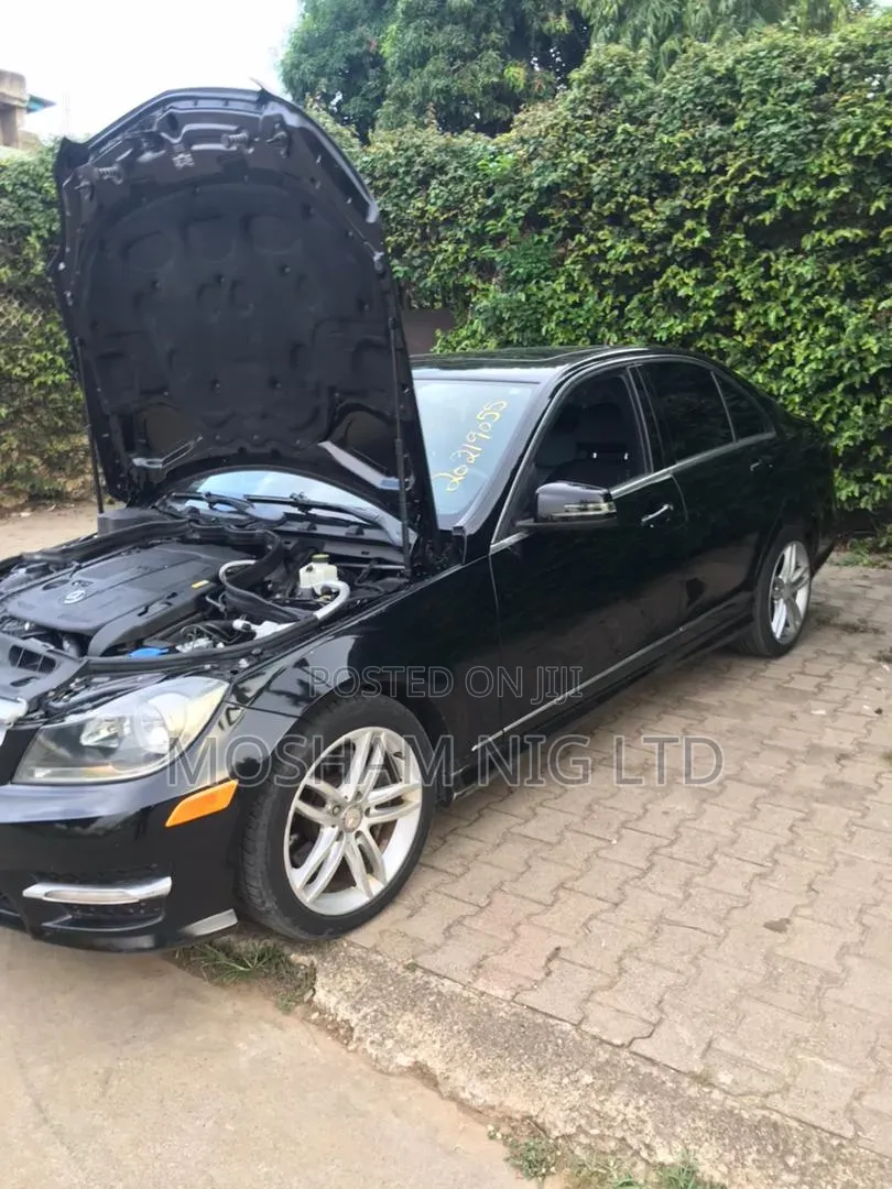 Mercedes-Benz C300 2014 Black
