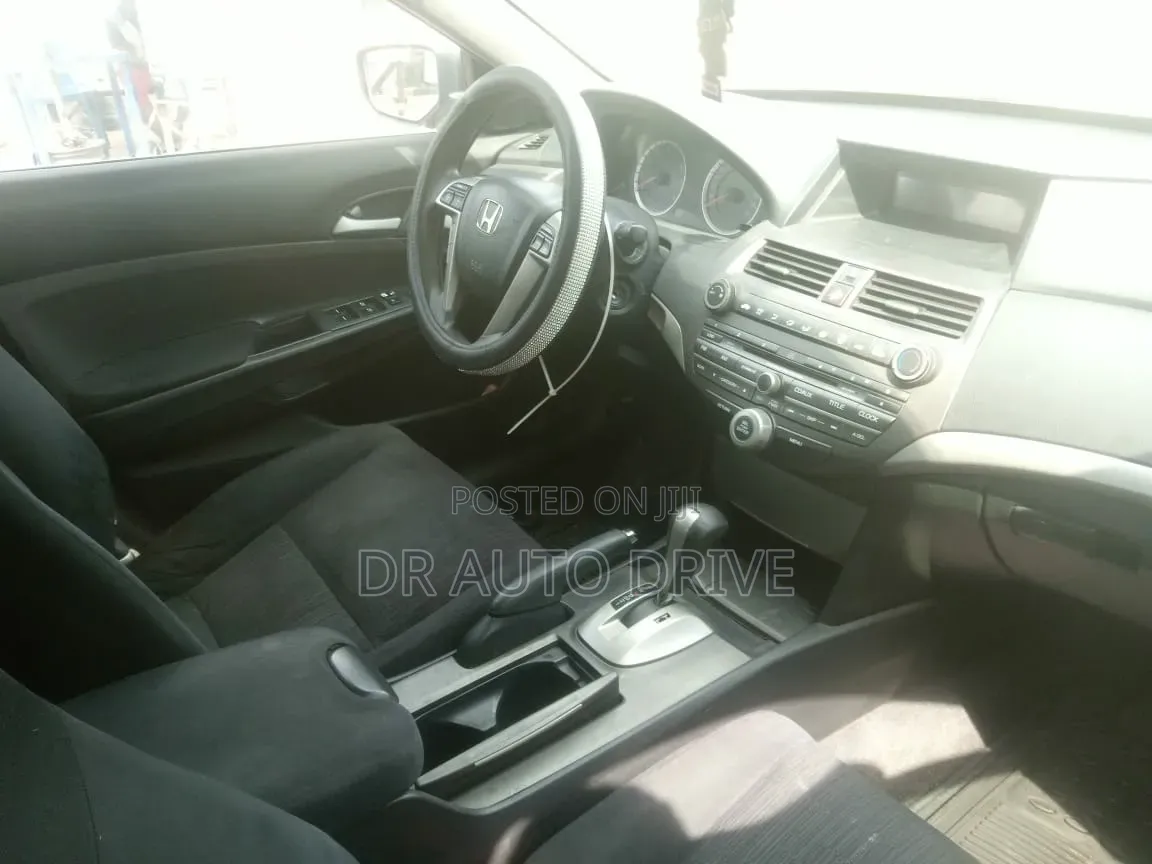 Honda Accord Sedan SE 2011 White
