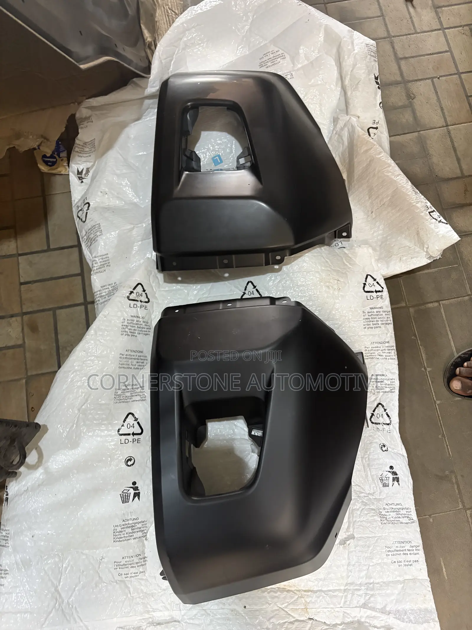 Bumper Ends Tundra 2019 Black