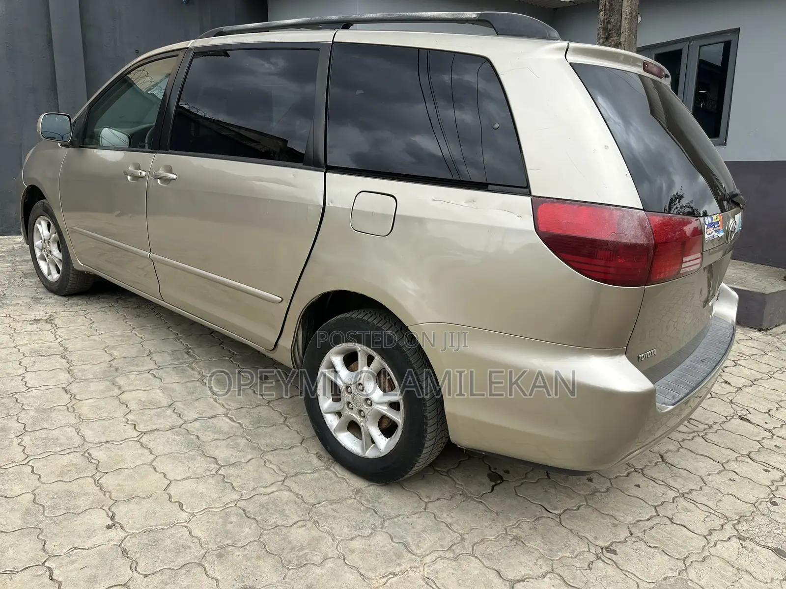 Toyota Sienna XLE 2005 Gold
