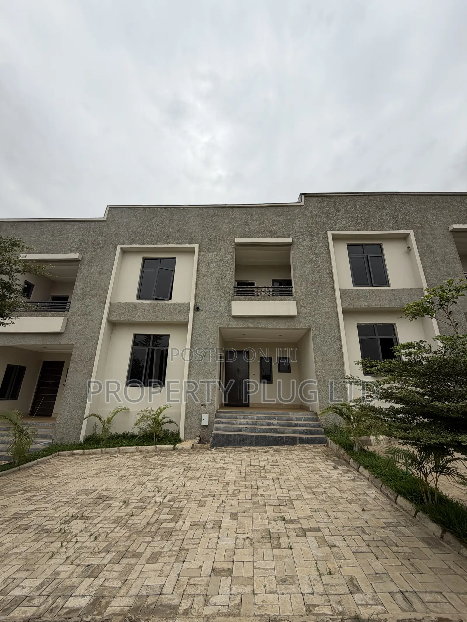 3bdrm Townhouse/Terrace in Idu for sale