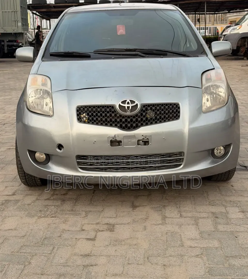 Toyota Yaris 2009 Silver