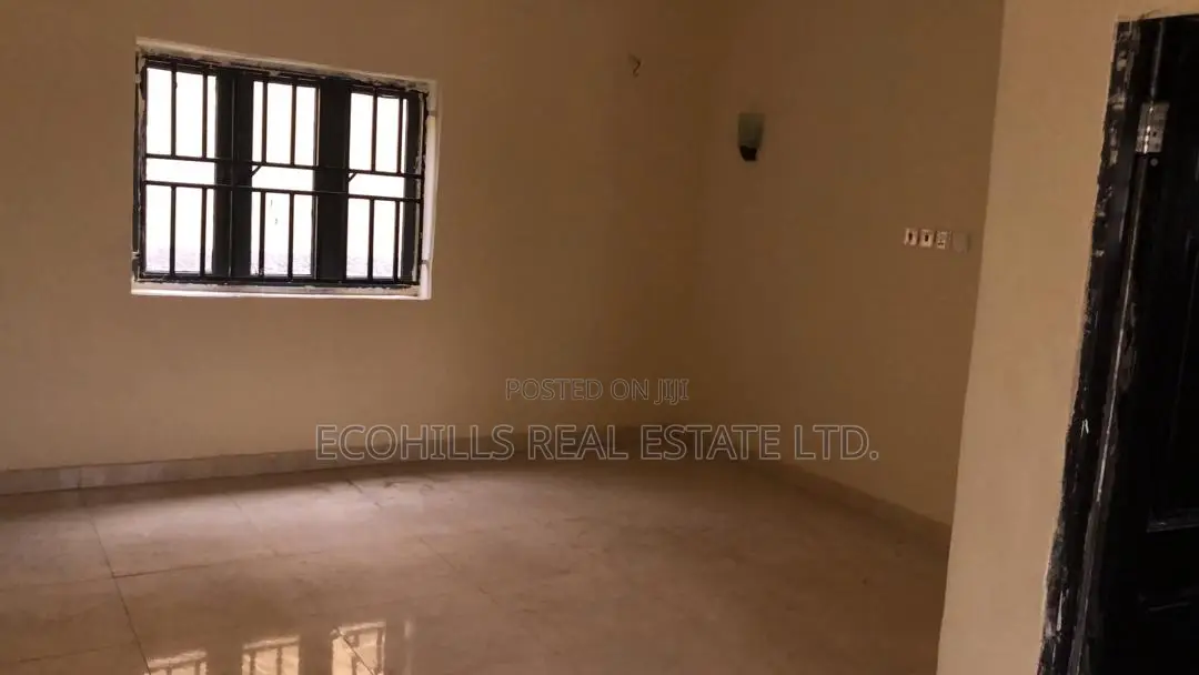 3bdrm Bungalow in Congress Valley, Lugbe District for rent