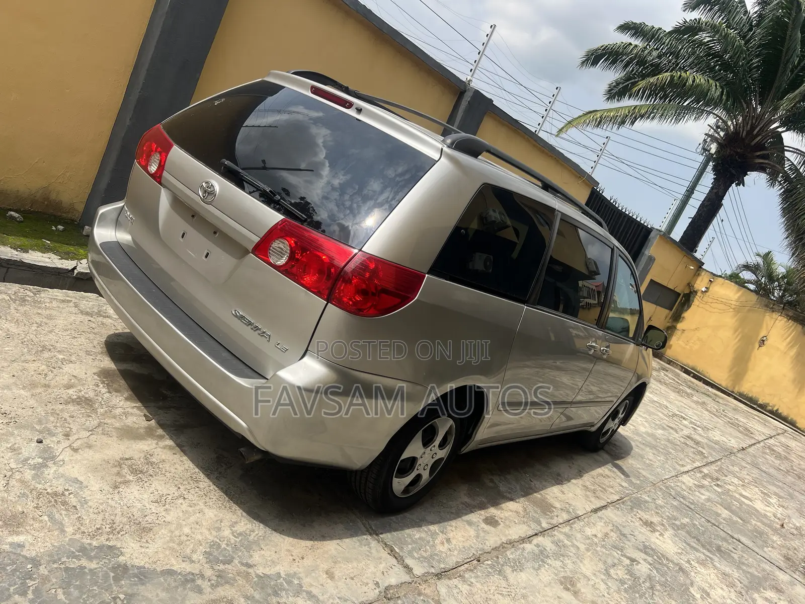 Toyota Sienna LE 4WD 2007 Gold