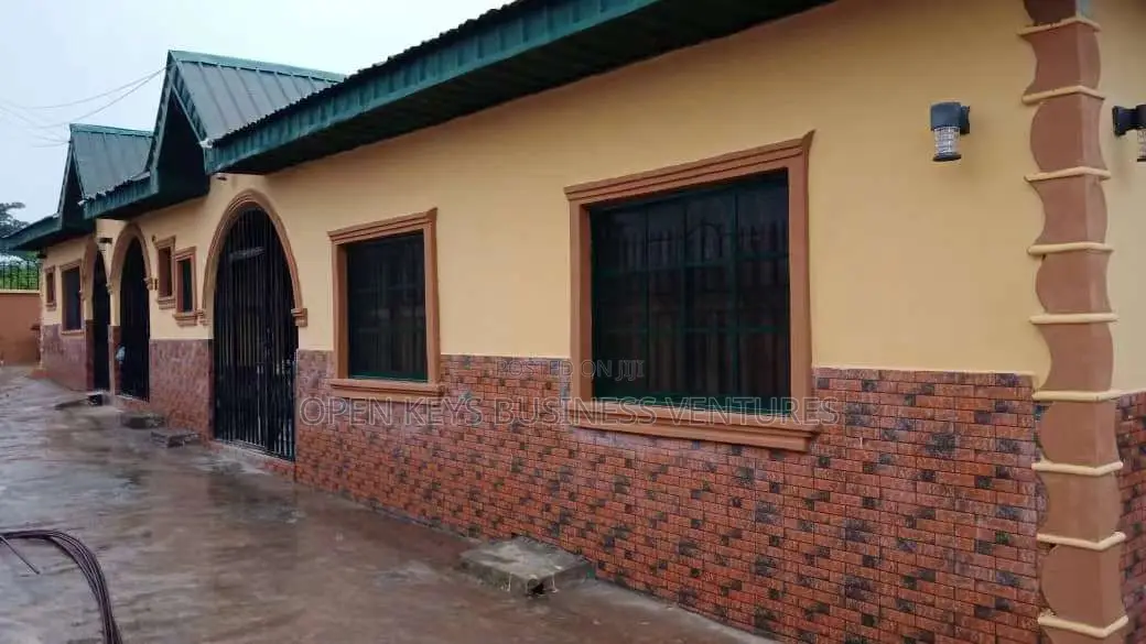 3bdrm Bungalow in Olorunda Abaa, Akobo for sale