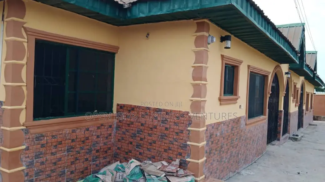 3bdrm Bungalow in Olorunda Abaa, Akobo for sale