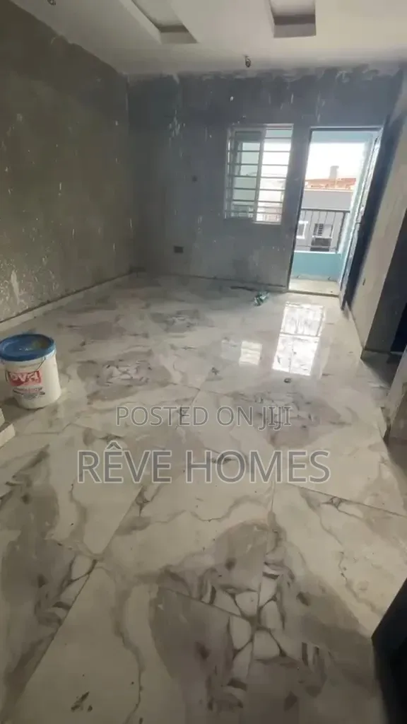 Mini Flat in Obanikoro for rent