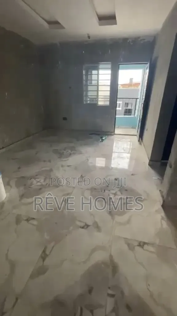 Mini Flat in Obanikoro for rent
