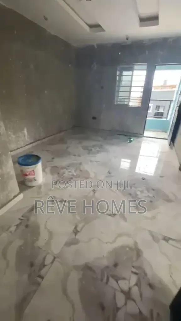 Mini Flat in Obanikoro for rent