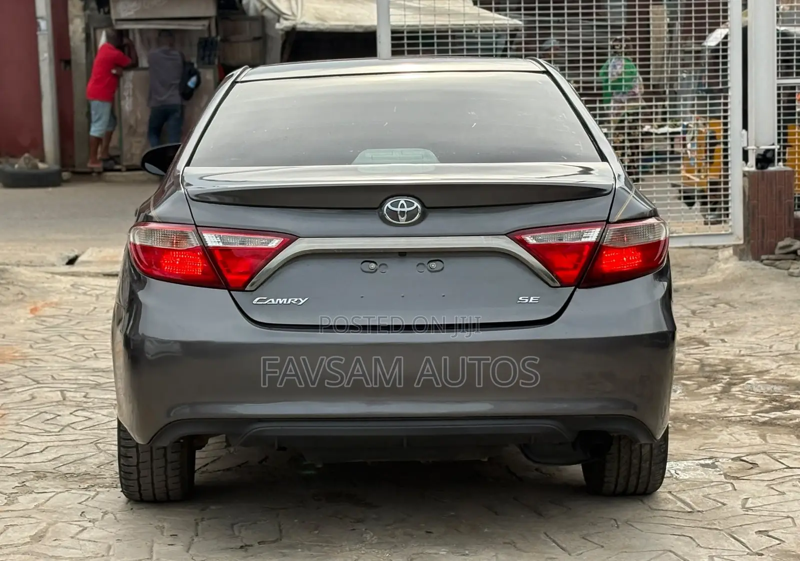 Toyota Camry SE 4dr Sedan (2.5L 4cyl 6A) 2017 Gray