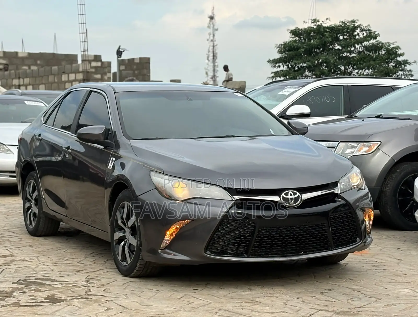 Toyota Camry SE 4dr Sedan (2.5L 4cyl 6A) 2017 Gray